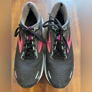 Brooks ghost running shoes